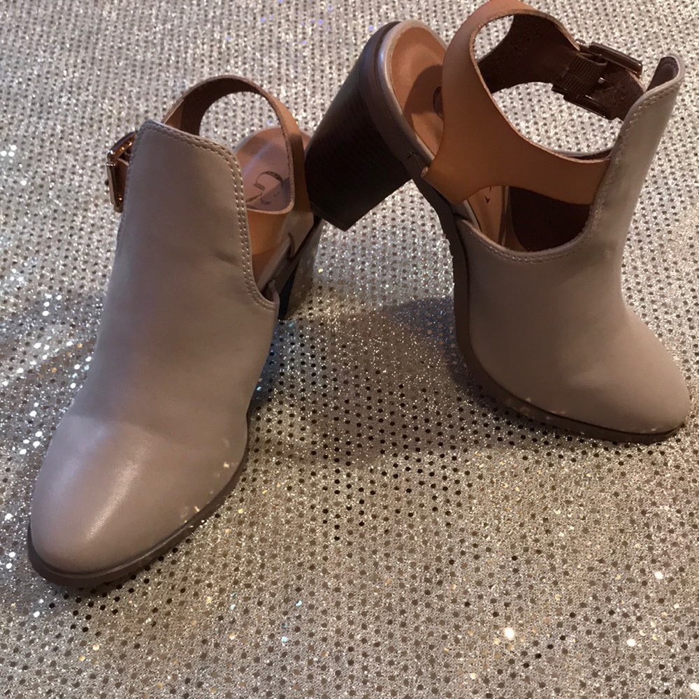 NEW Groove booties open back